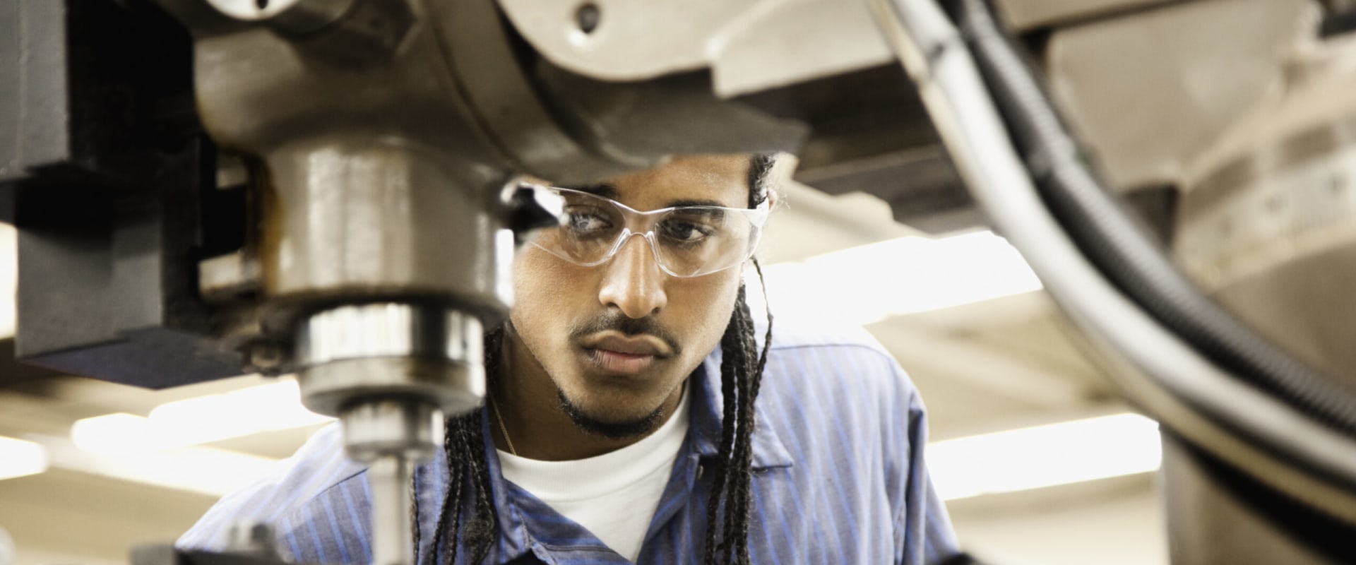 Pros and Cons of Community College or Vocational School Programs